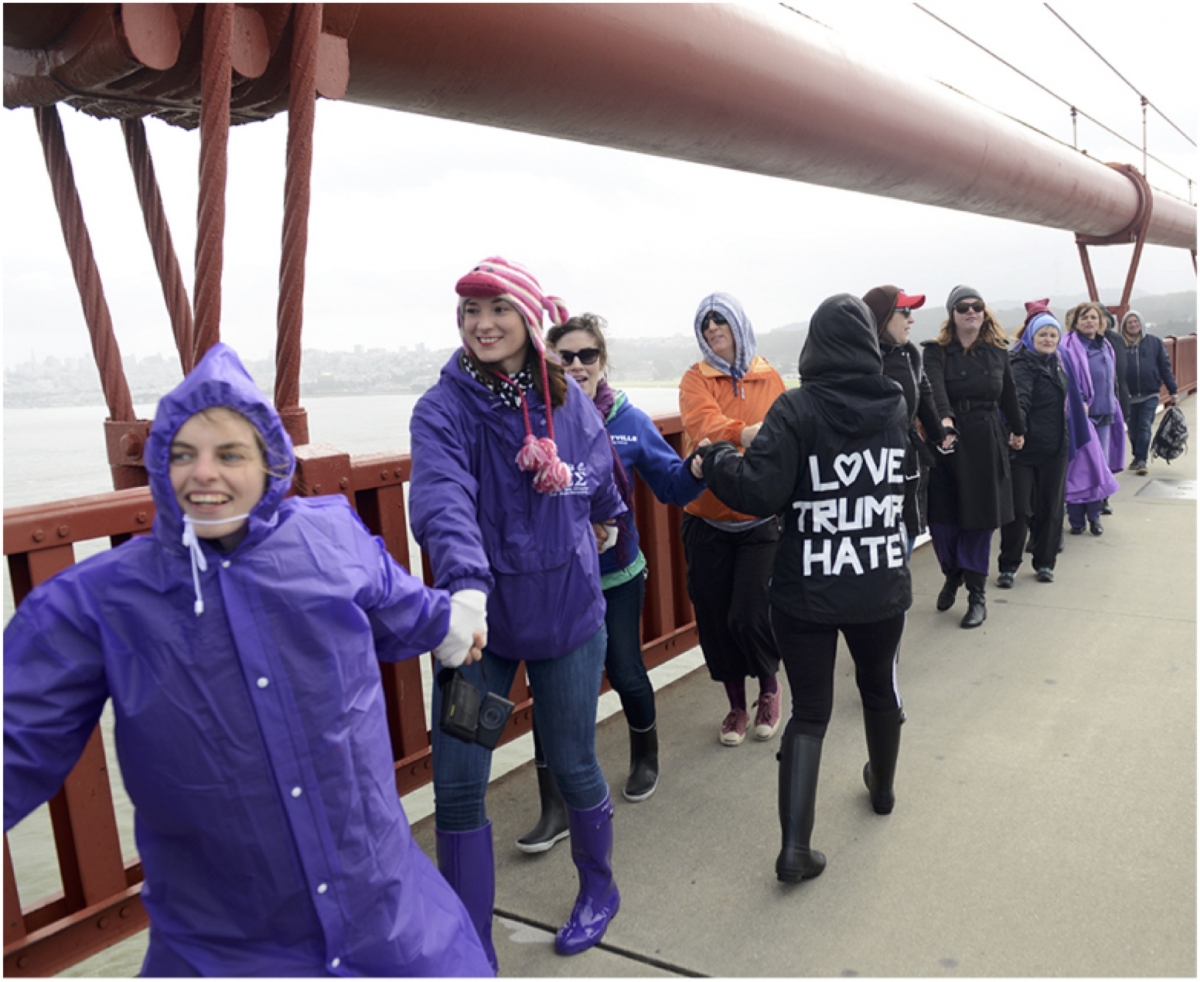Anti-Trump protesters join hands on the Golden Gate Bridge after the November 2016 presidential election. Photo by David Andrews // Hoodline